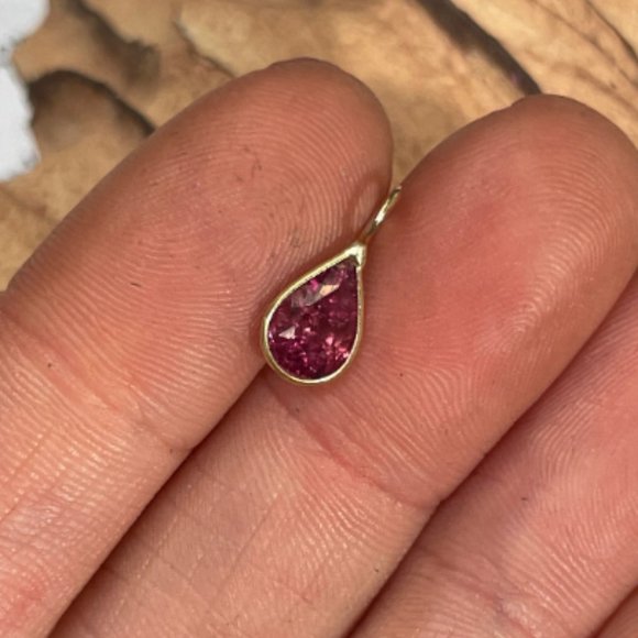 1.2CT Natural Hot Neon Pink Tourmaline Pear Shape Solid 14K Yellow Gold Pendant - Picture 2 of 5